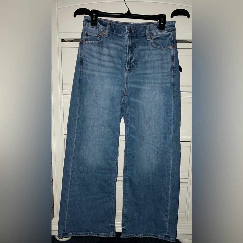 American Eagle Dreamy Drape Super High Waisted Baggy Wide Leg Jean 4 Short Women